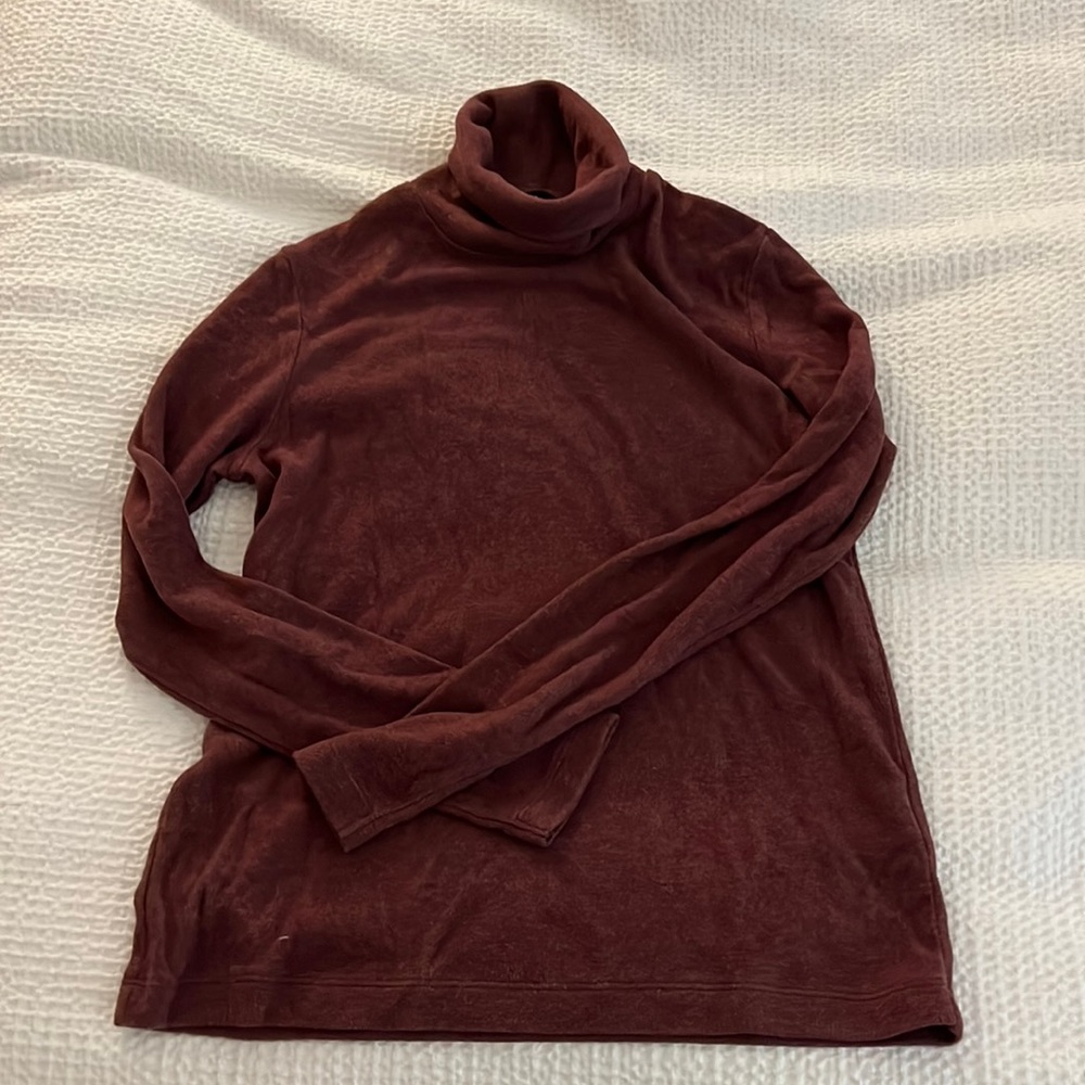 Uniqlo Heattech layering turtle neck